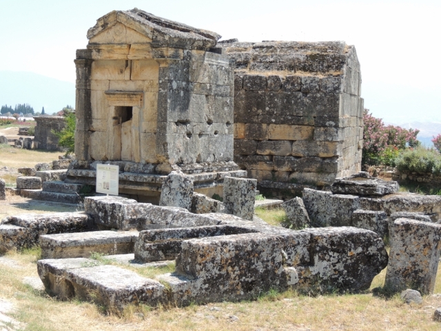 Heirapolis - Tomb within the necropolis 